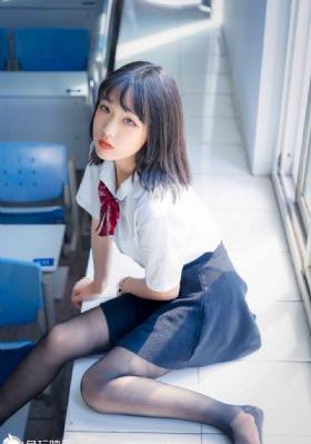 女人撩起双乳喂给男人-短视频在线视频观看