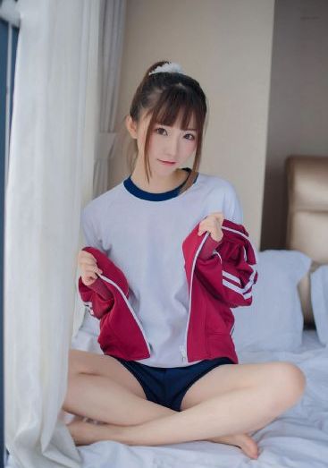 裸露双乳挤奶无遮掩裸体的动态图-欧美高清国产国语三级