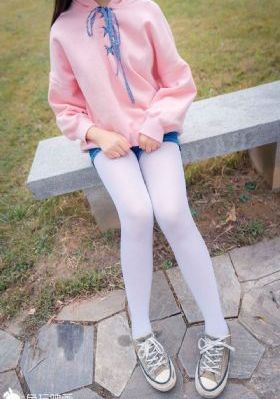 日韩精品丝袜第一页-免费高清电影未删减版